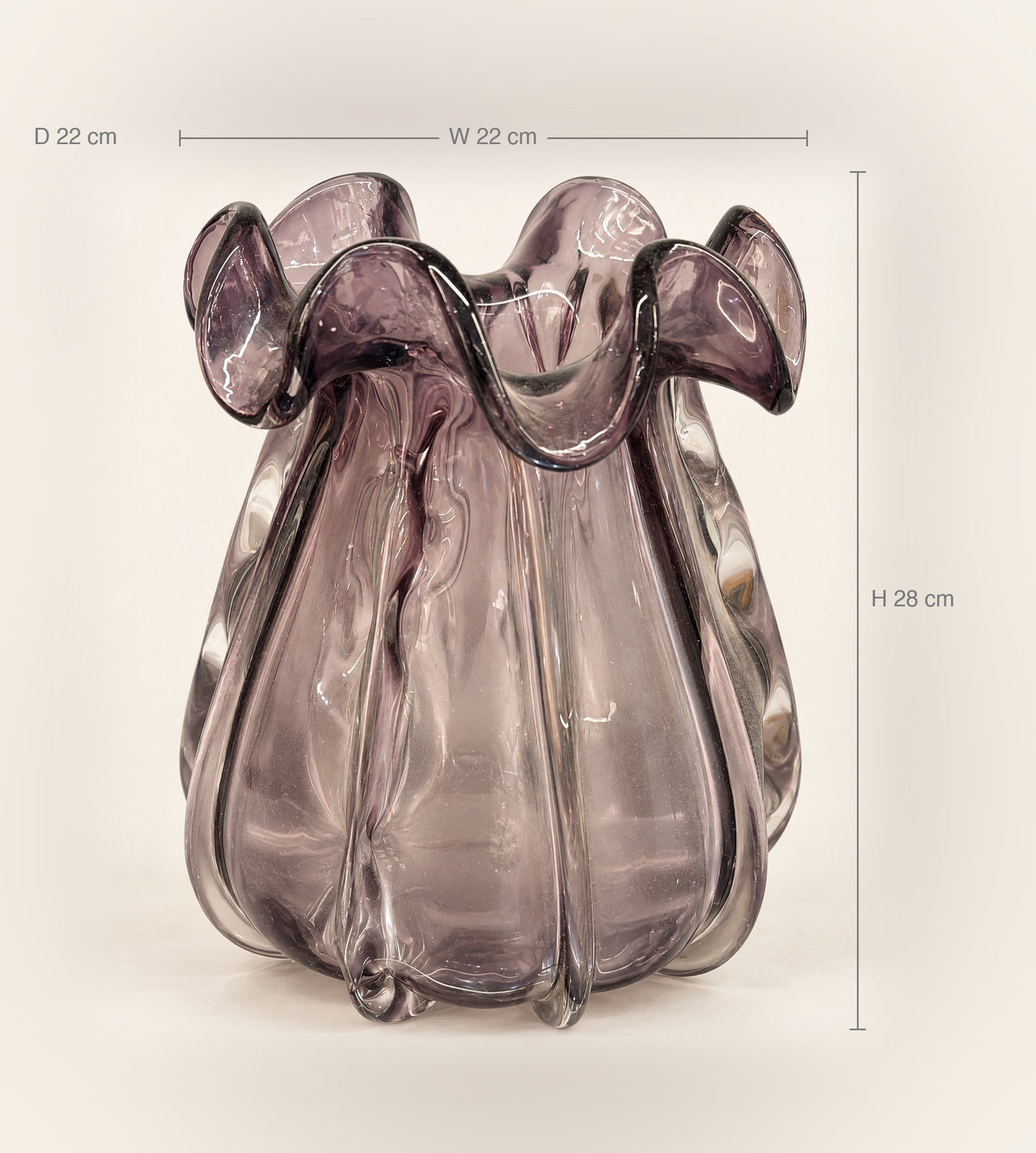 Size guide: small amethyst glass vase, height 28 cm, width 22 cm, depth 22 cm